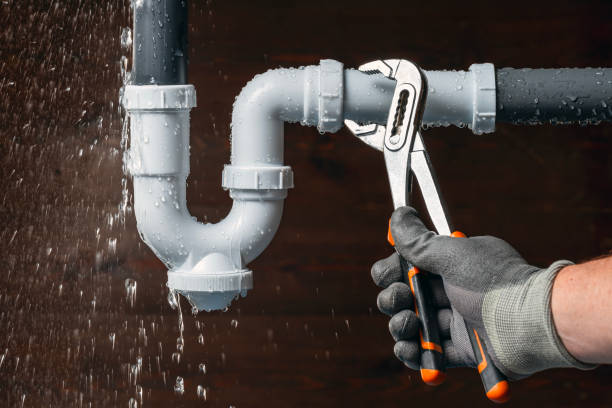 Professional Gas Line Repair technician working in Algoma, WI